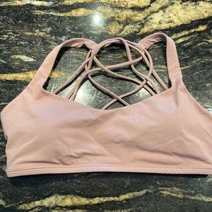 Lululemon free to be wild bra size 8